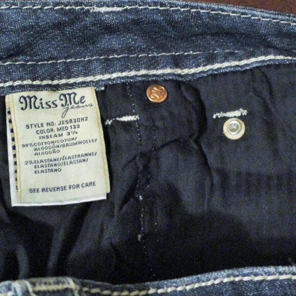 Nwot Miss Me Embellished Rhinestone denim Jean cut off Shorts Sz 27 - Picture 5 of 6
